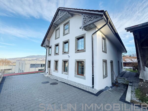 Spacieuse maison individuelle rénovée de 5½ pces au centre du village