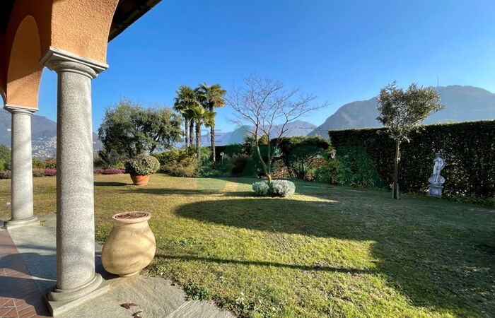 Romantica villa con grande giardino e con fantastica vista panoramica