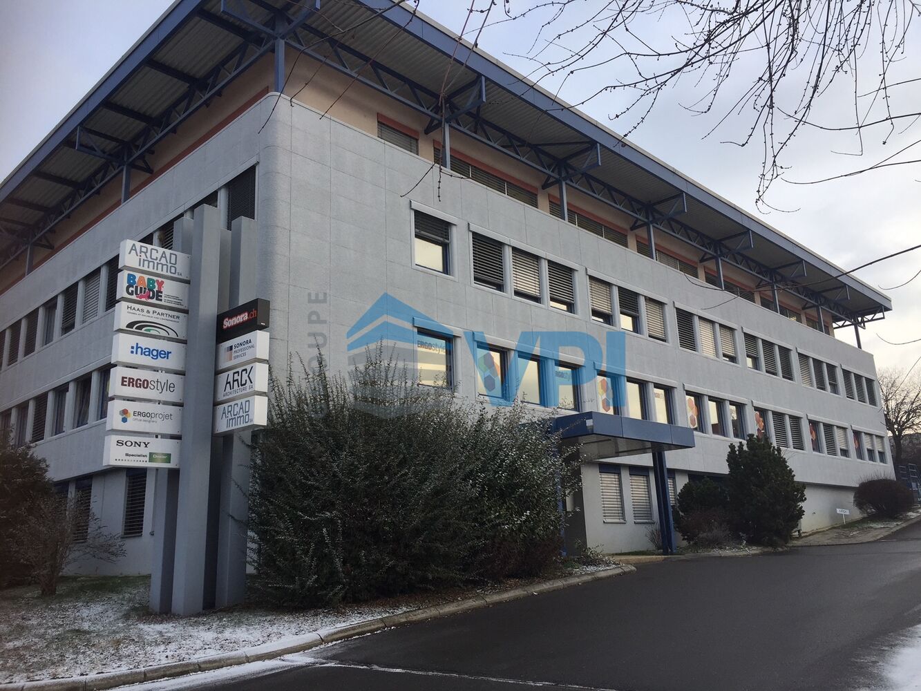 Mont-sur-lausanne : Place de parking intérieure à louer