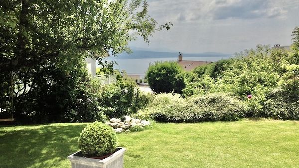 Belle villa rénovée, vue lac , calme & intimité. Poss. agrandissement