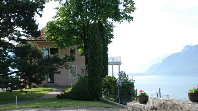 Manor house CH-1071 St-Saphorin (Lavaux) Manor house CH-1071 St-Saphorin (Lavaux)