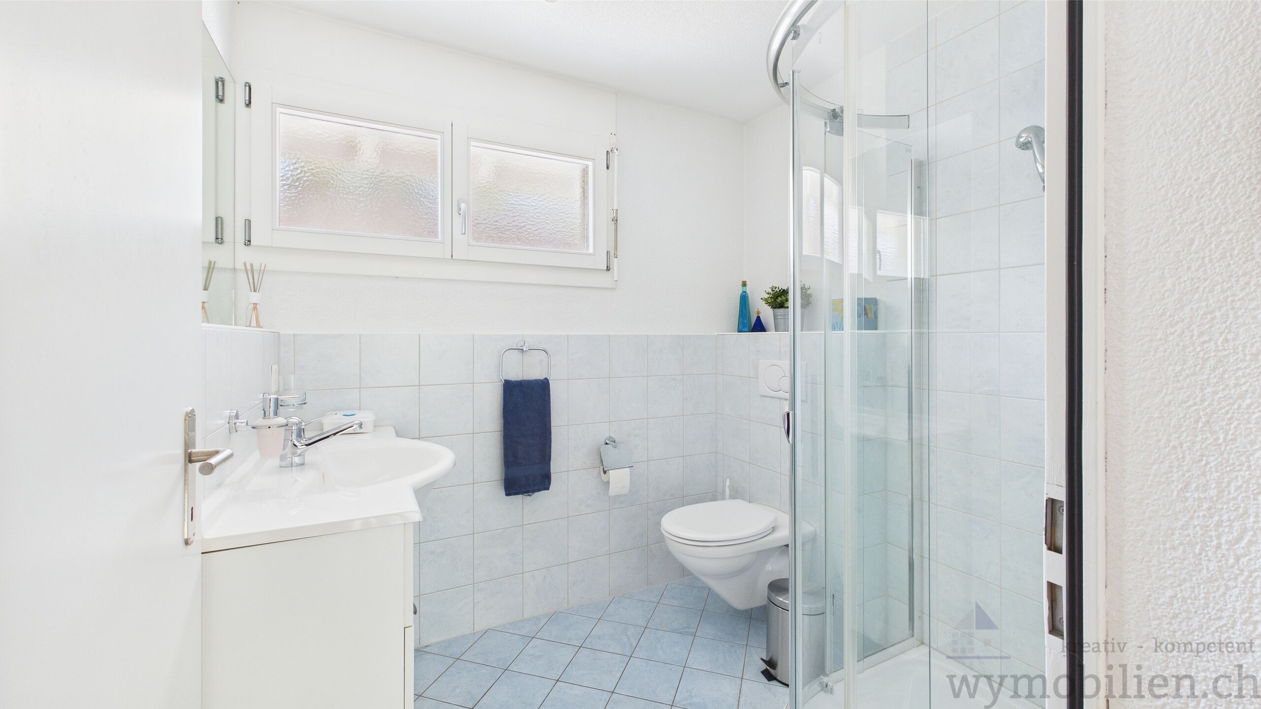 Bad mit Dusche 