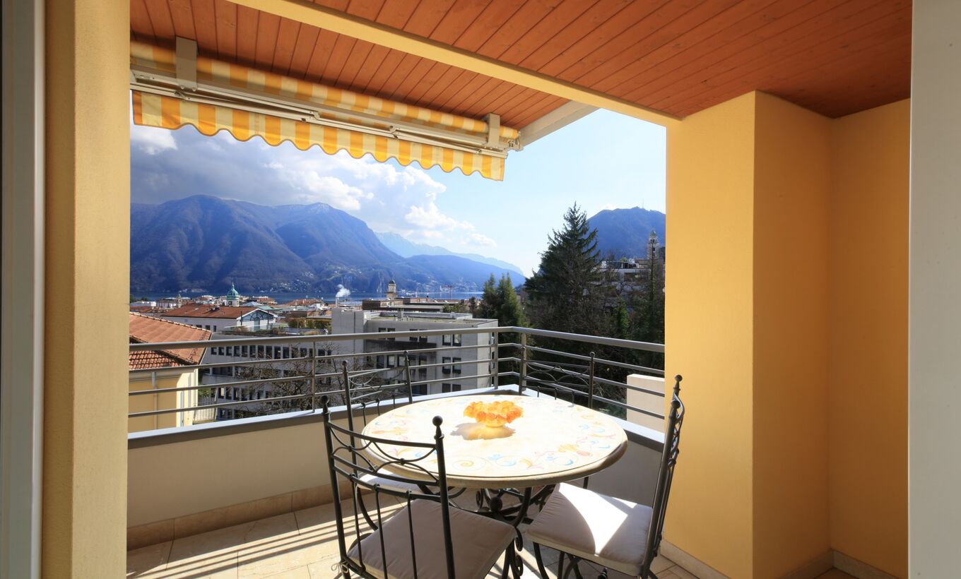 Classic apartment in the city center