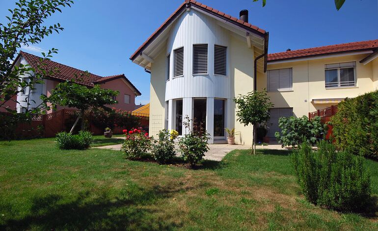 Charmante villa mitoyenne de 6.5 pièces