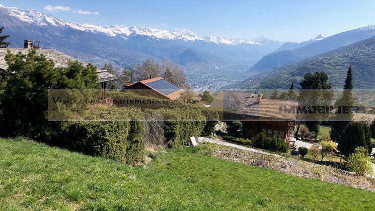 Magnificent plot - 1531 m2 - zone H30  primary residence