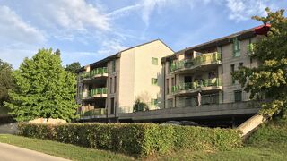 APPARTEMENT DE 2½ PIÈCES RENOVE
DANS UNE RÉSIDENCE CALME