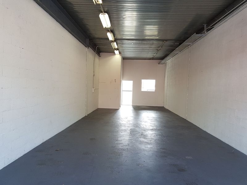TO RENT WORKSHOP / WAREHOUSE OF 100 m2