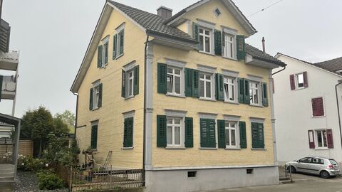 Mehrfamilienhaus mit grossem Umbau/Neubaupotenzial an zentrale Lage