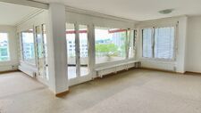 Grosszügige Stadtwohnung im Schönbühlquartier mit Hallenbad