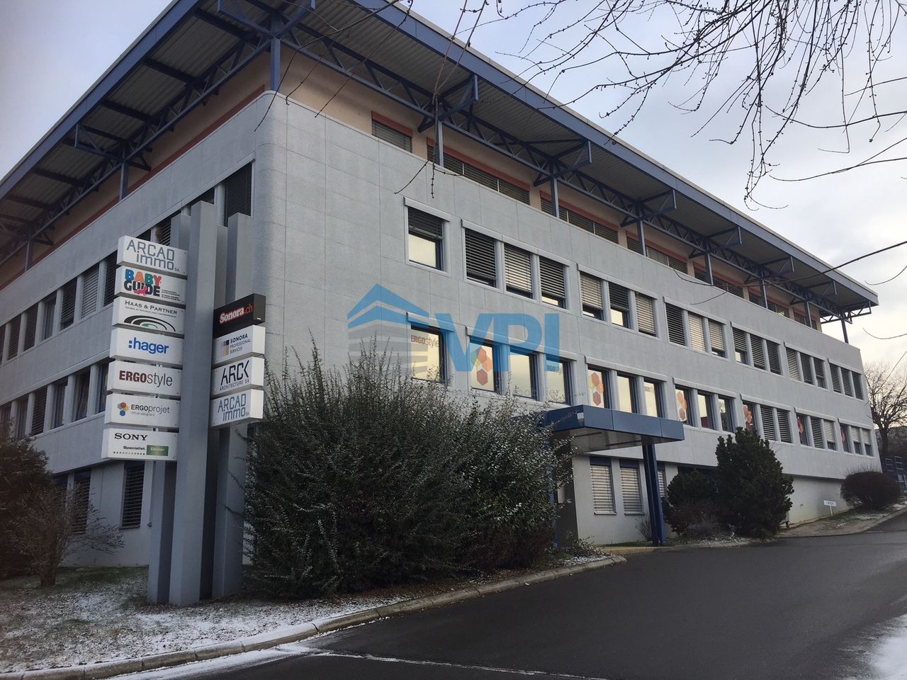 Bureau / Entrepôt au Mont-sur-Lausanne de 267m2