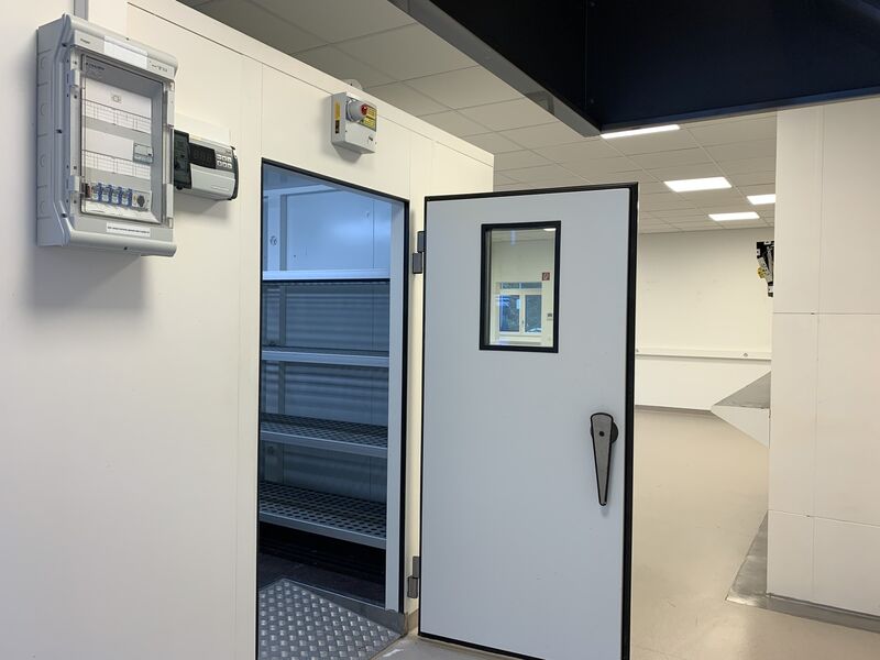 Workshop / food laboratory of 119m2 for rent with cold room