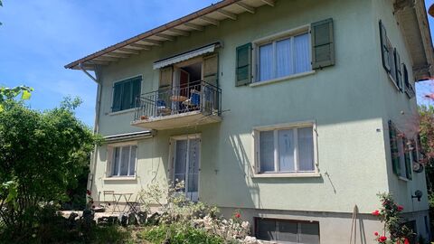 Super opportunité - Maison de deux appartements à rénover à Courfaivre