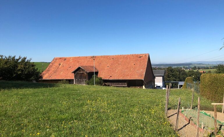 Terrain à bâtir en zone résidentielle à faible densité