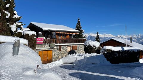 Chalet di charme con splendida vista, garage e monolocale