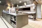 RESTAURANT/LOCAL COMMERCIAL D'ENV. 418 M2 
SITUE SUR LE BD DE PEROLLES