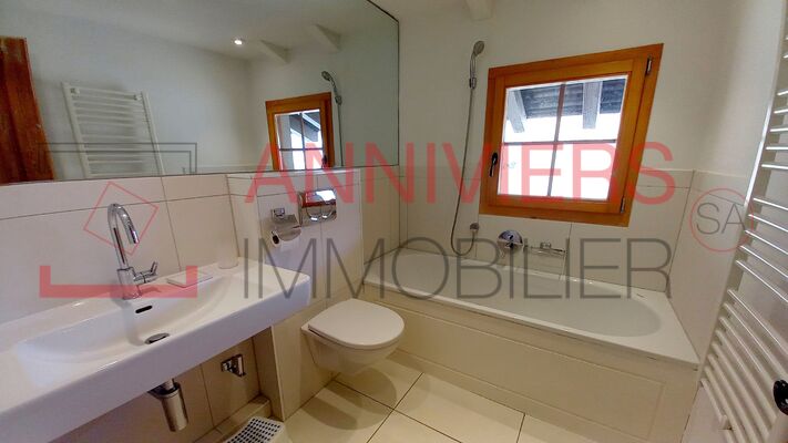 Salle de bain avec WC au rez supérieur 