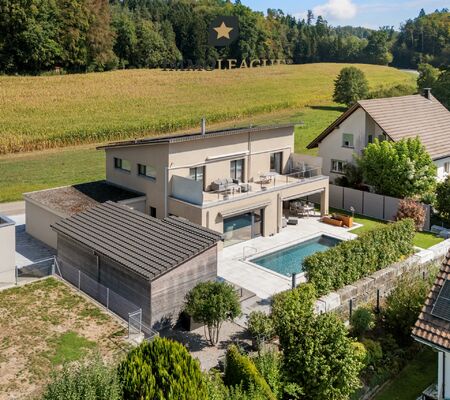 Einzigartiges Luxusdomizil mit Poolparadies und Weitblick. 