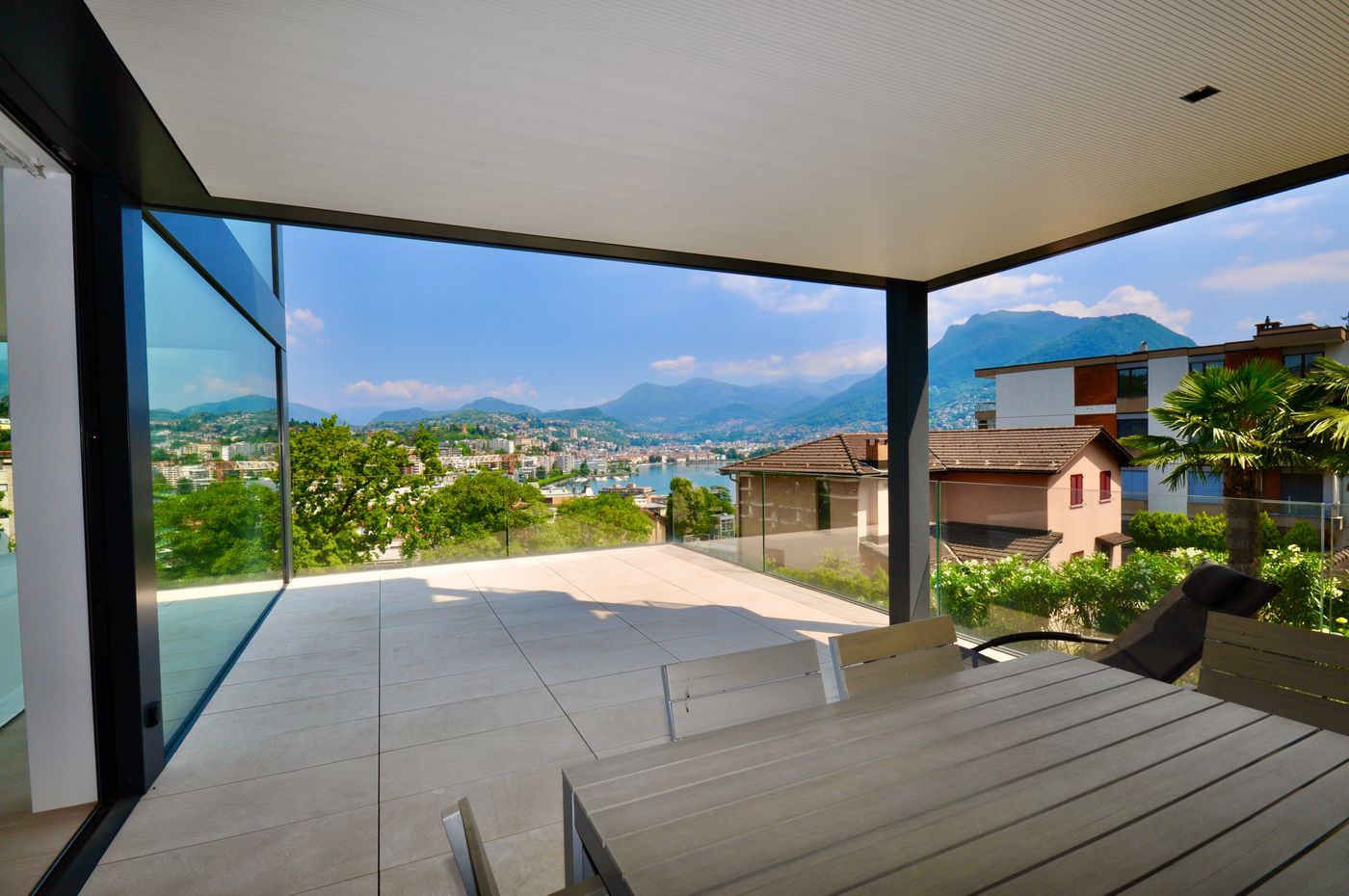 Вид на Озеро Лугано, Стиль и Дизайн - Идеальное Сочетание в Парадизо