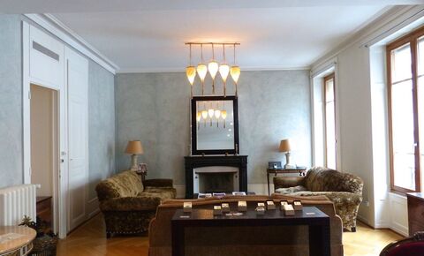 Wonderful Show Room / office to sublet
