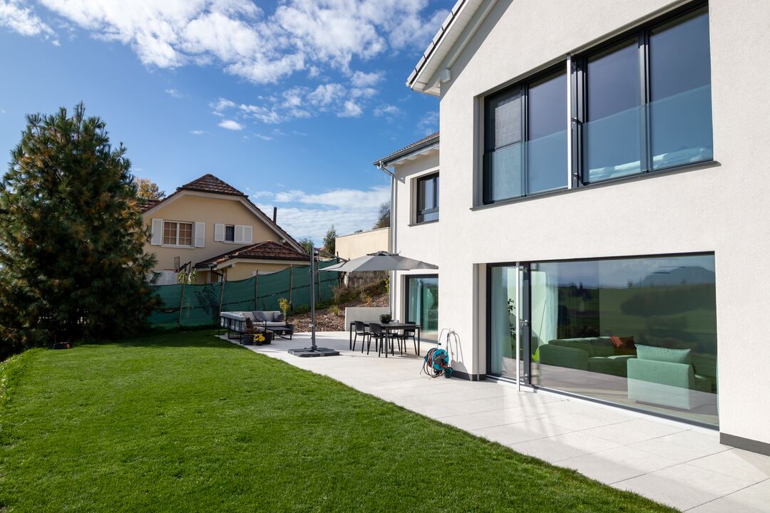 Projet immobilier aux Fiaugères avec 2 maisons construites, l'extérieur