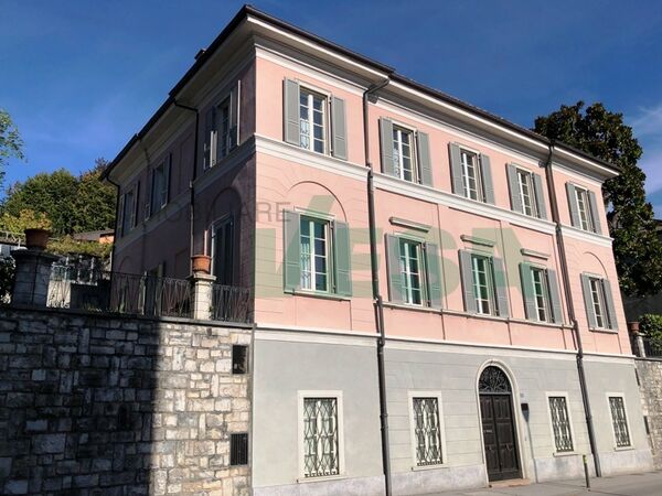 Wonderful and unique ancient villa with beautiful original details