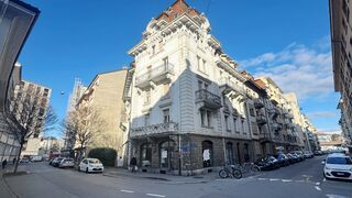 Immeuble de rendement, 4 app, surf. admin. + 1 dépôt, au centre ville