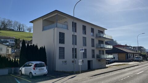 Stilvolle 4.5-Zi-Attikawohnung mit grossem Balkon & Terrasse in Muhen
