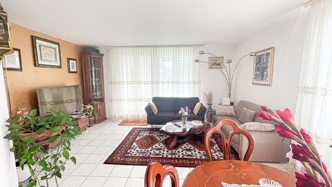 Altersgerechte 4.5 Zimmer Wohnung an sonniger und zentraler Lage