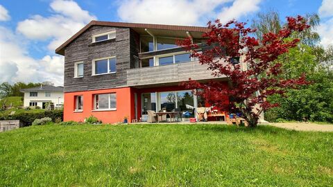 CHARMANT IMMEUBLE AVEC DEUX LOGEMENTS, RESPECTIVEMENT 4 1/2 et 5 1/2