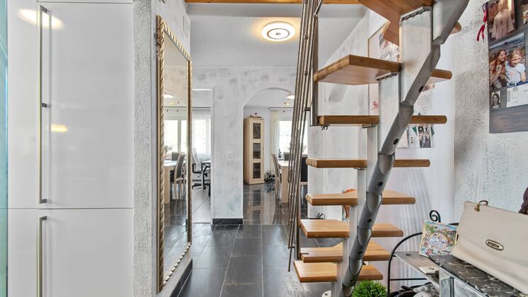 Maisonette-Dachwohnung an ruhiger und sonniger Lage