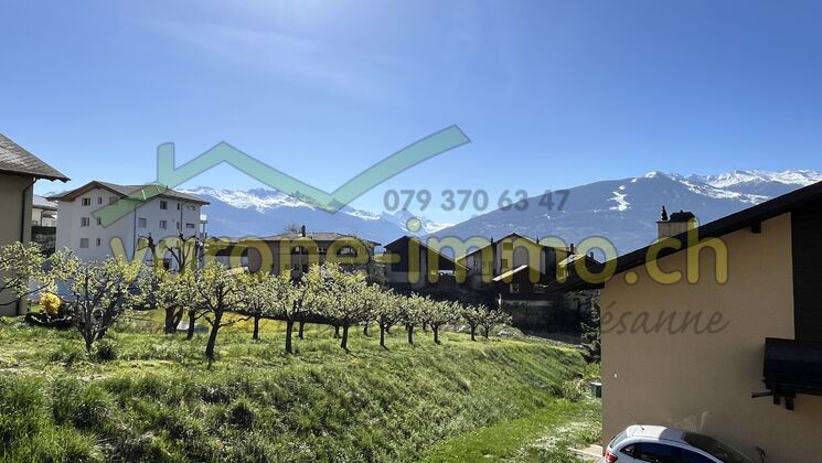 Villa mitoyenne rénovée de 3.5 pces en duplex
