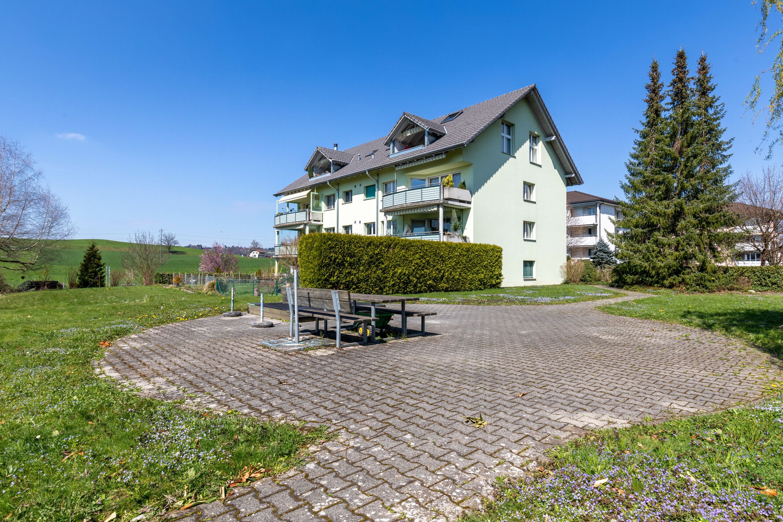Gemeinsame Aussenfläche Ronmatt 1 + 3