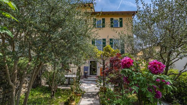 Charming Ticino house in the historic center with garden