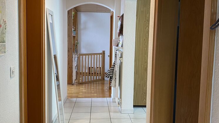 Erdgeschosswohnung: Gang