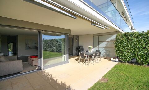 Apartment front & rear view CH-1296 Coppet