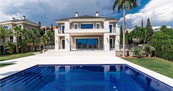 FANTASTISCHE VILLA MIT POOL IN BENAHAVIS
