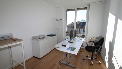 Votre espace bureau et salle de conférence au coeur de la ville.