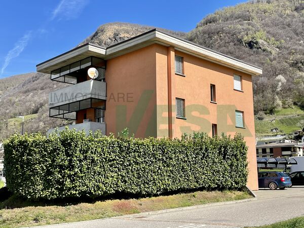 Small,  well-kept building with 3 apartments, in good condition