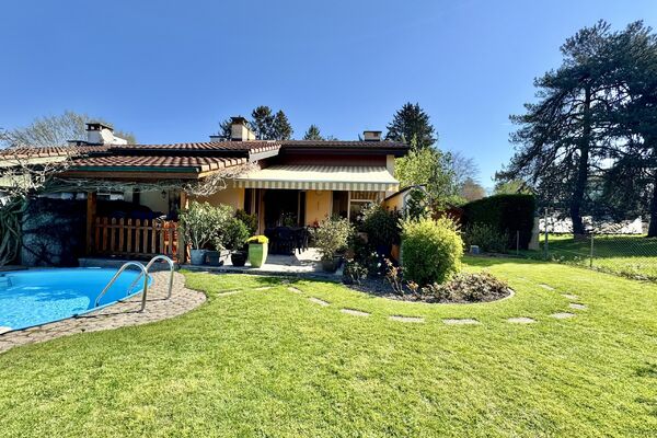 Pretty gabled villa with swimming pool