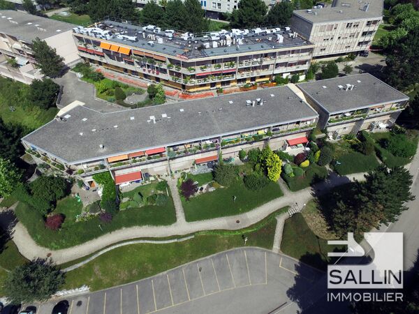 APPARTEMENT DE 2½ PIECES
AVEC TERRASSE