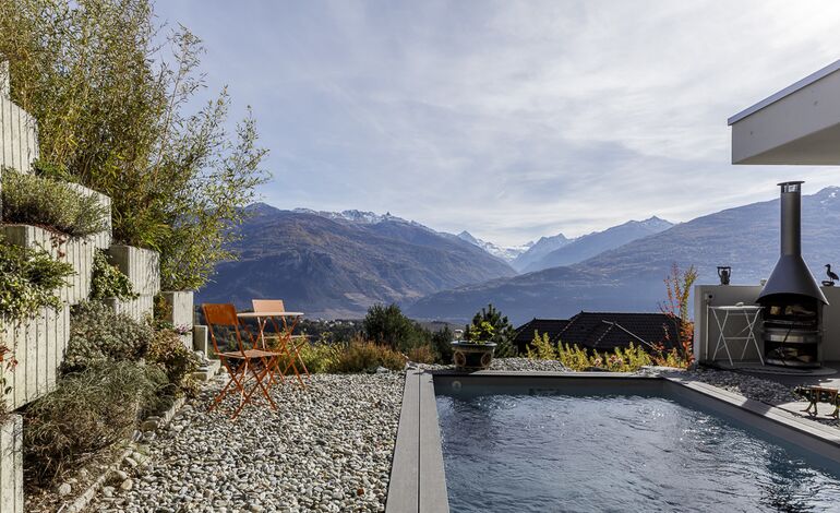 Somptueuse villa contemporaine
vue panoramique et piscine chauffée