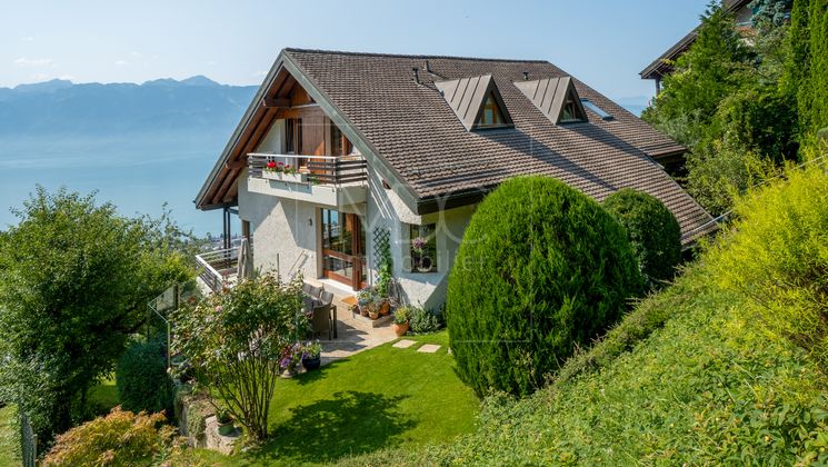 Villa jumelle avec vue panoramique sur le lac et les Alpes à Grandvaux