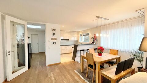 Modernes Terrassenhaus an ruhiger und zentraler Lage