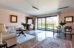 Elegant and bright 4,5 room duplex apartment with wonderful lake view
