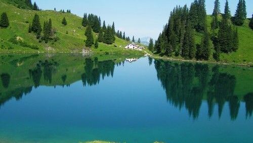 Vendu aux Mosses : chalet sur plans de 5 chambres et 3 salles d'eau