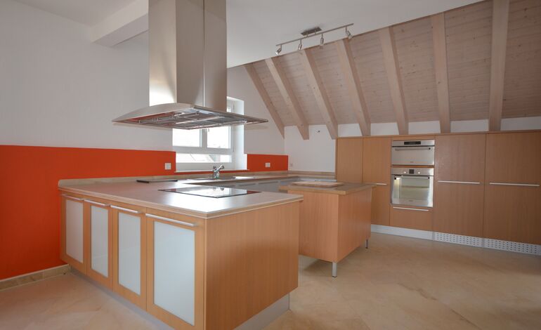Appartement de 5,5 pièces, 220 m² + terrasse de 34 m², entièrement rénové