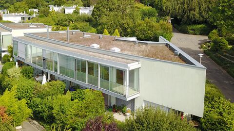 Architektonisch reizvolle 4.5 Zi-Wohnung mit Wintergarten in Therwil
