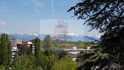 COUP DE COEUR pour cette superbe villa contemporaine de 7.5 pièces.