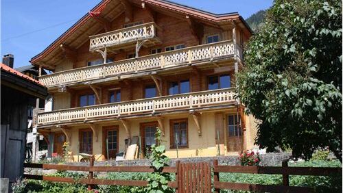 Vendu à Leysin : Immeuble d'habitation à rénover