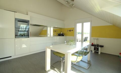 Attraktive Dachwohnung mit schöner Fernsicht